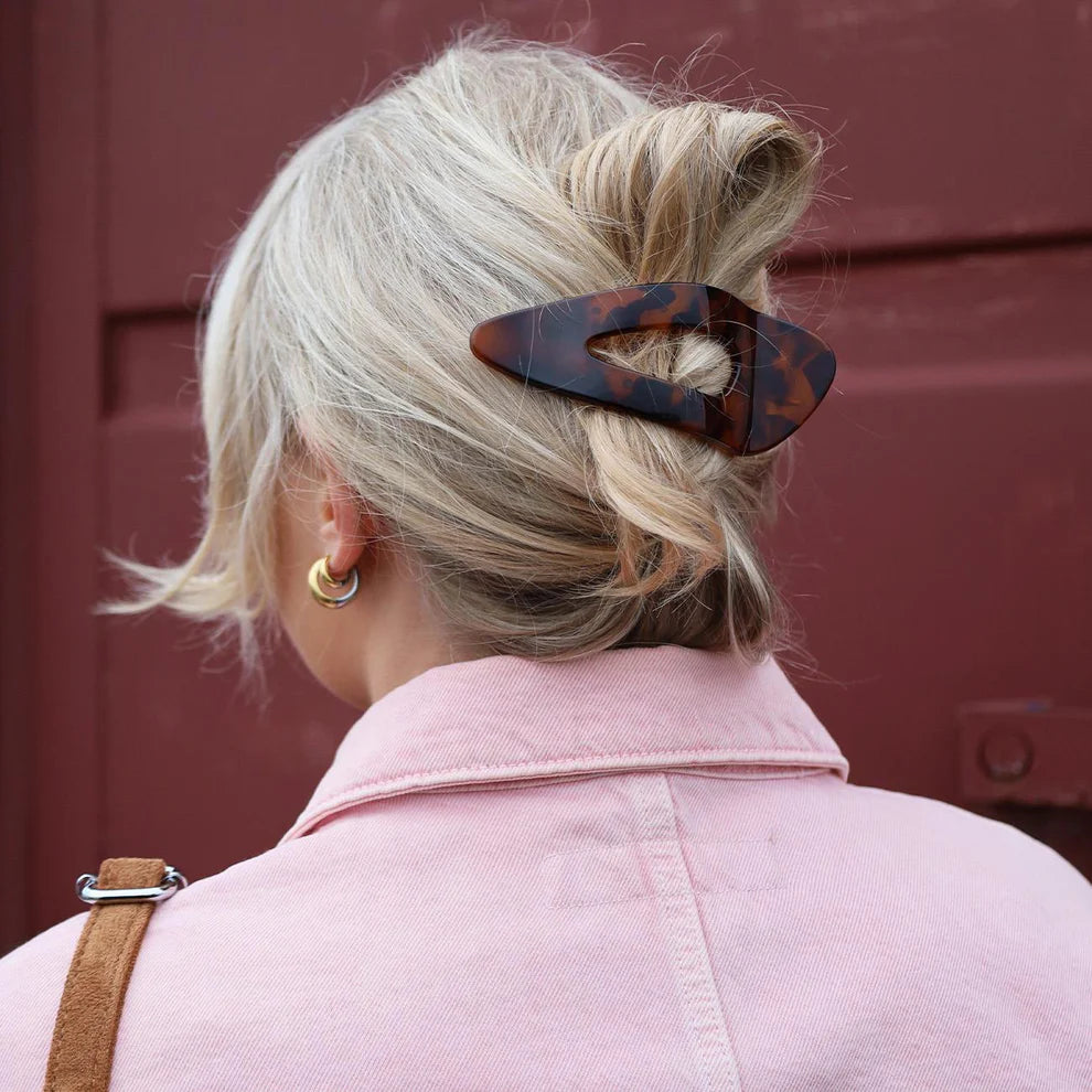 Runa håraccessorie i brun/leo – køb hos butikalrum.dk
