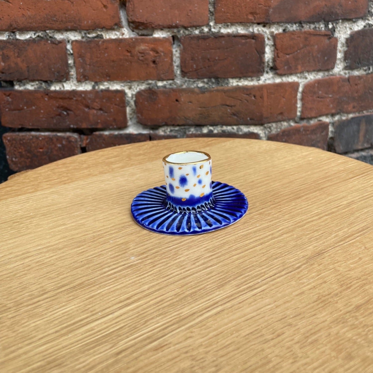 Lysestage med prikker og guld - Kongeblå - Butik Alrum