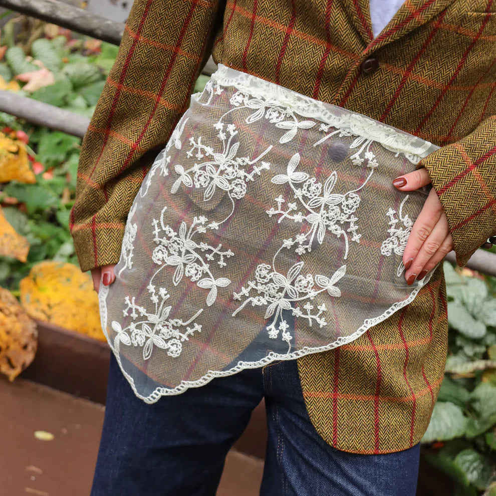 Hirse Blonde Tørklæde råhvid – brug om hals, i hår eller om taljen – køb hos butikalrum.dk