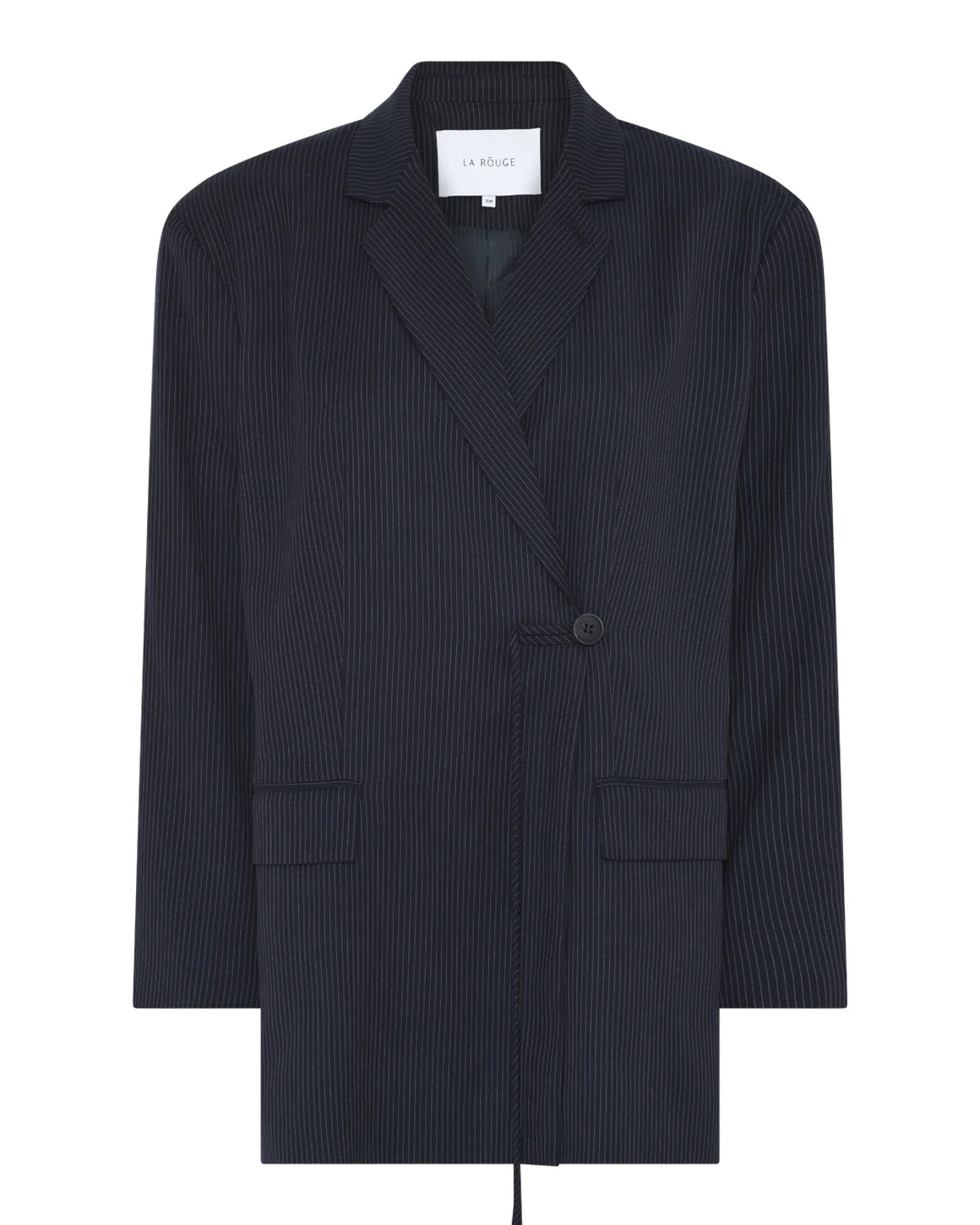 Catrine Blazer – nålestribet oversized blazer med klassisk revers, knaplukning og snordetalje.
