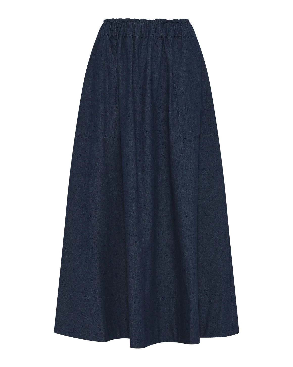 Charlotta Skirt fra La Rouge i Dark Denim, let og blød denimnederdel med feminint snit – køb hos butikalrum.dk.