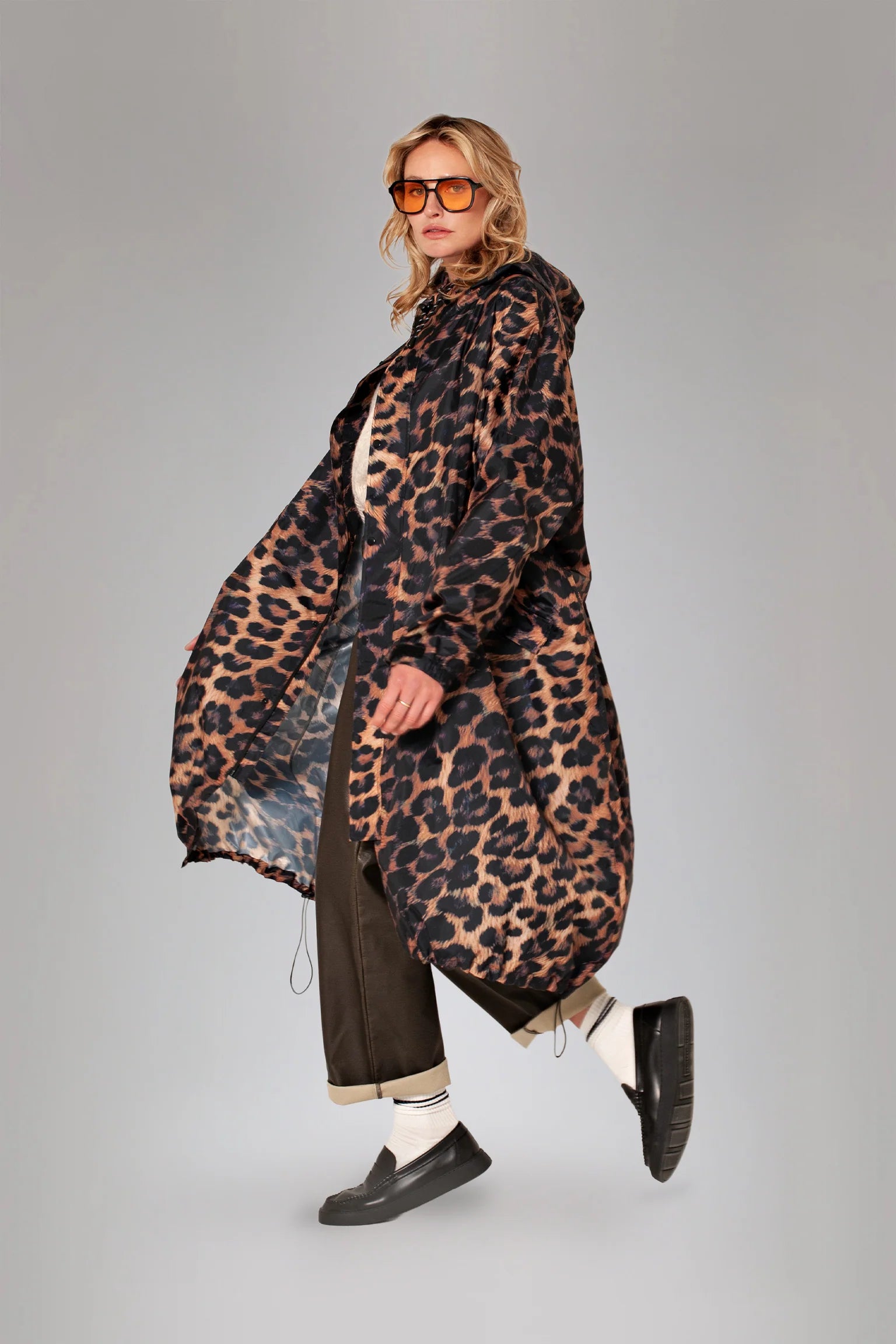 Dark Leopard Rain Coat fra Rainkiss i genanvendt polyester – køb hos Butik Alrum