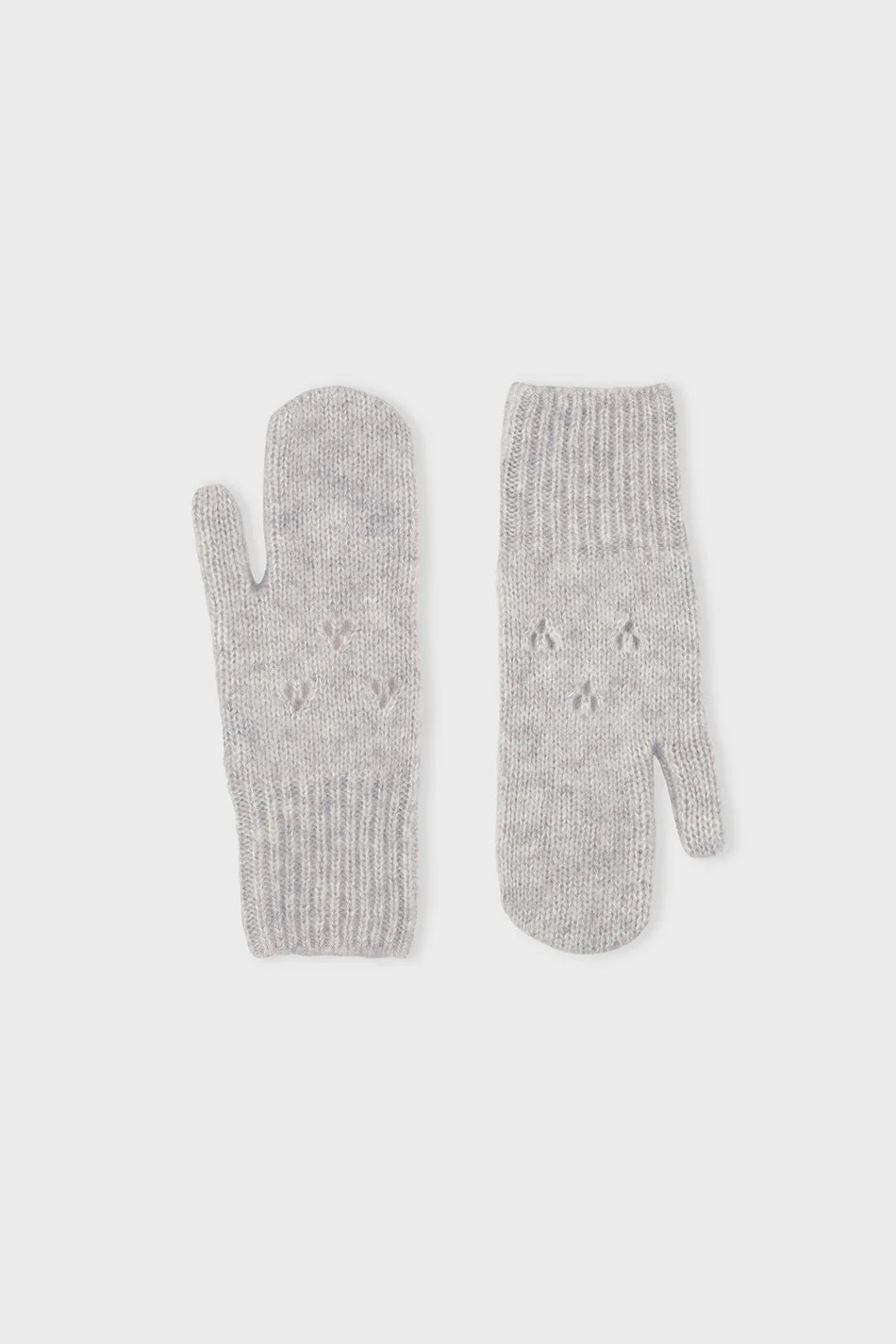 Harmonie luffer i light grey fra Care By Me – bløde cashmere/silke-luffer, køb hos butikalrum.dk