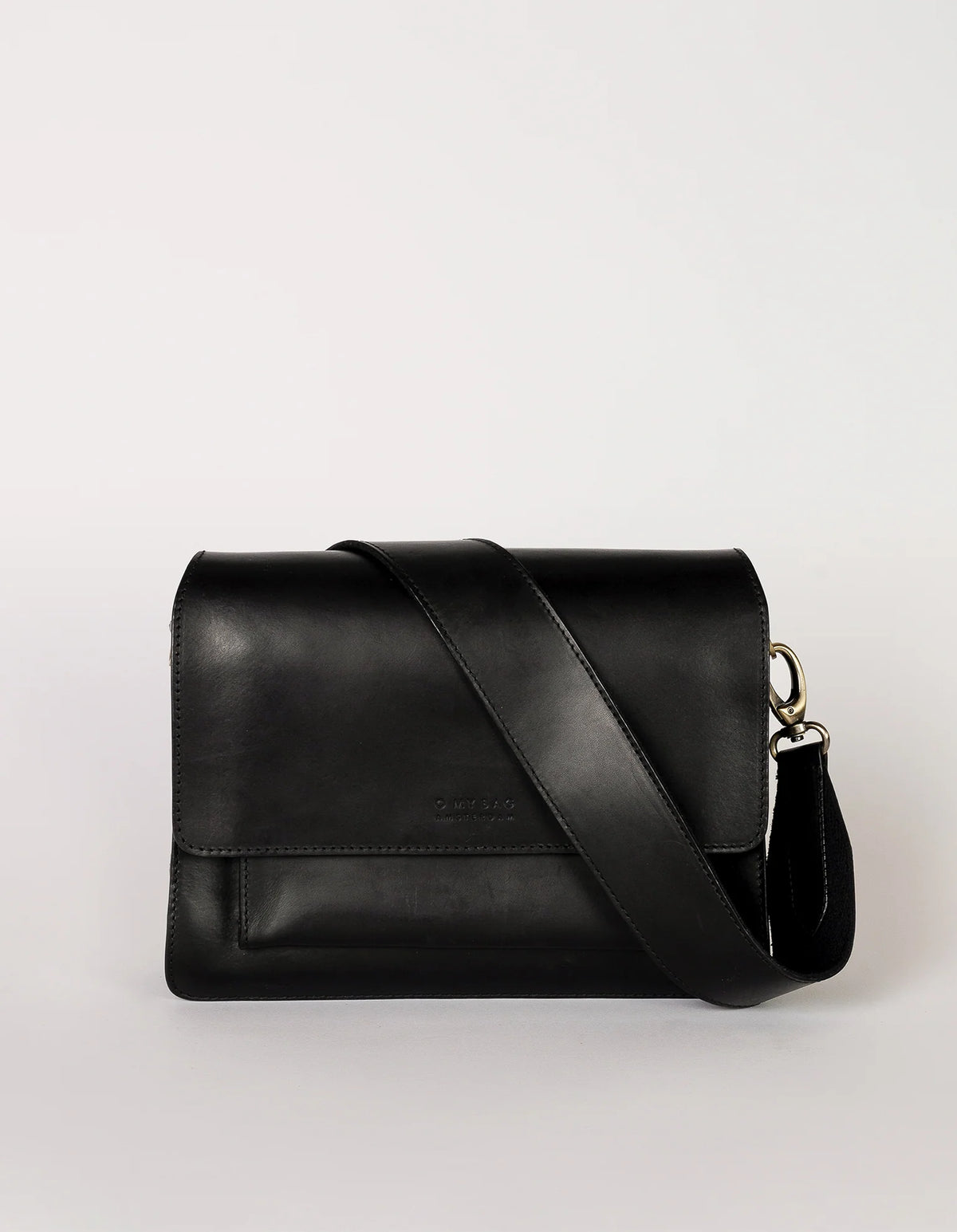 Harper taske fra O My Bag i sort med to forskellige remme og ikonisk harmonikadesign – køb hos butikalrum.dk.