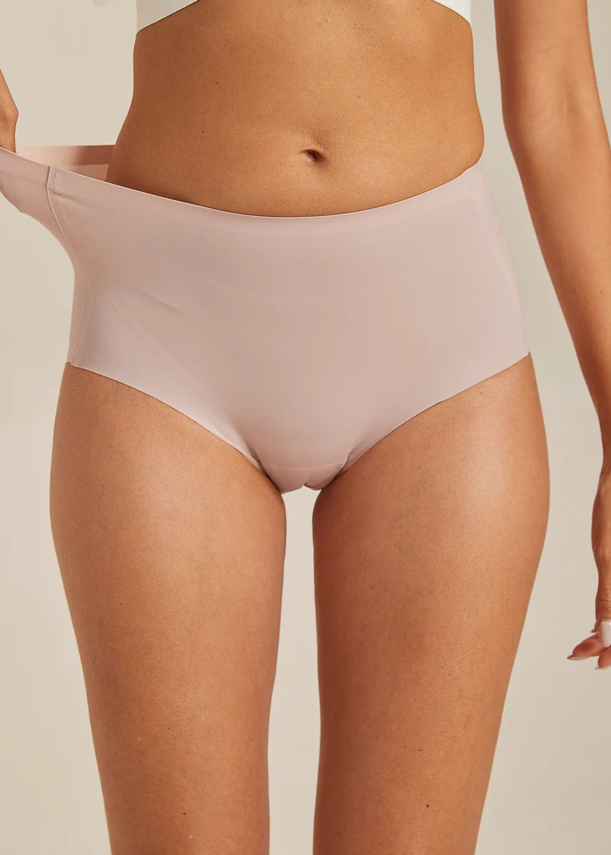 Invisible Highwaist Maxi Trusser i Soft Pink fra FemiFemme med høj talje og laserskårne kanter – køb hos Butik Alrum på Amager eller online på butikalrum.dk.