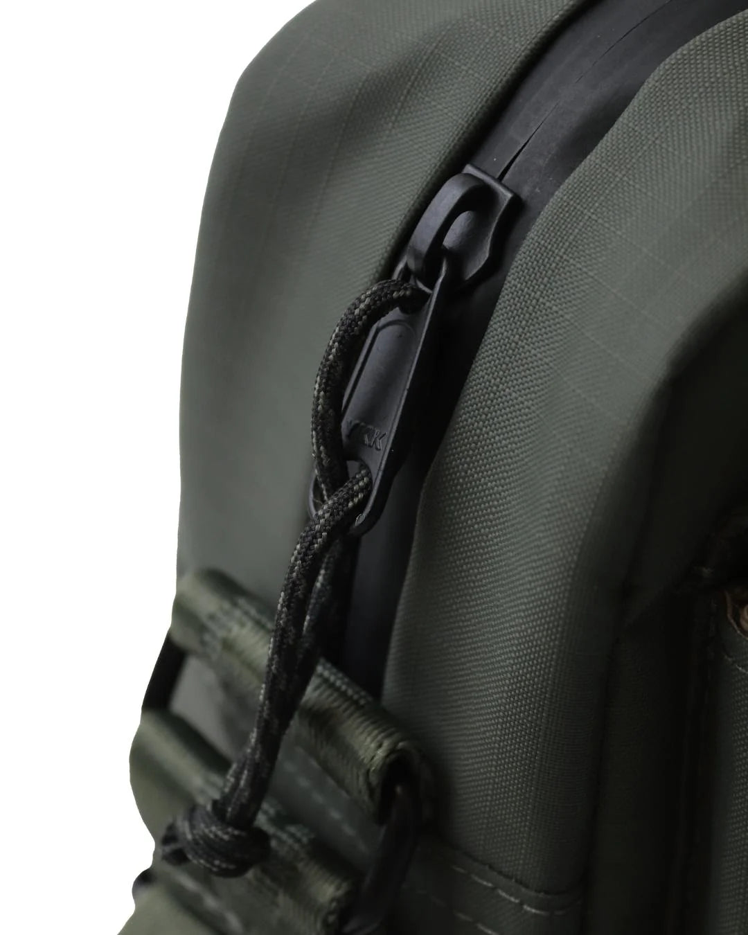 Kintobe MILES crossbody-taske i Zen Green – køb hos butikalrum.dk.