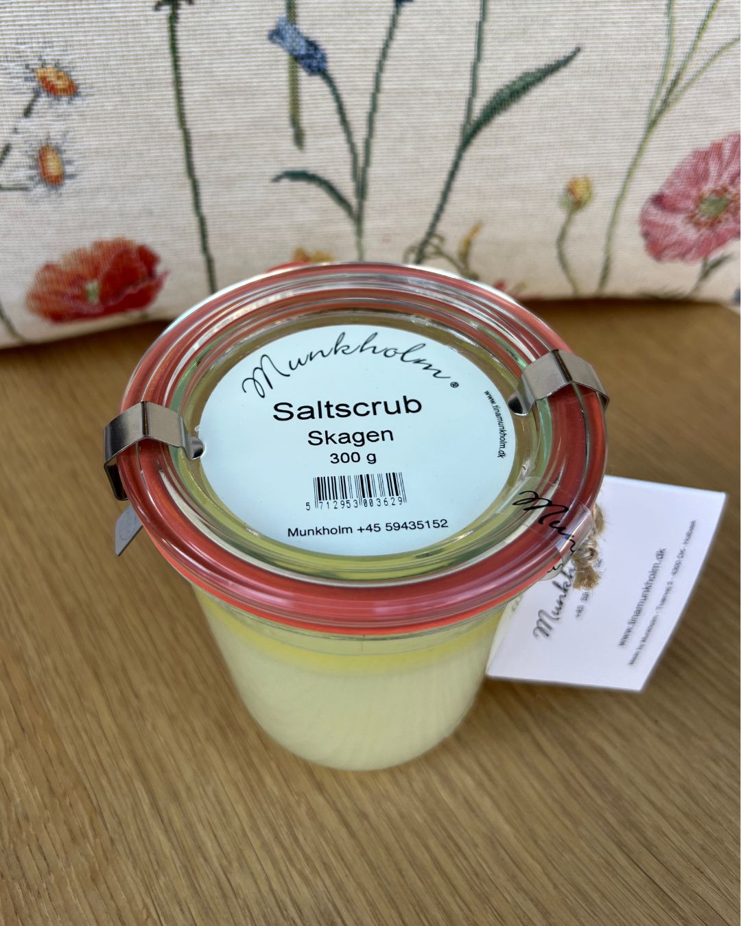 Munkholm saltskrub "Skagen" – luksuriøs bodyscrub til eksfoliering og blødgøring af huden med plejende olier.