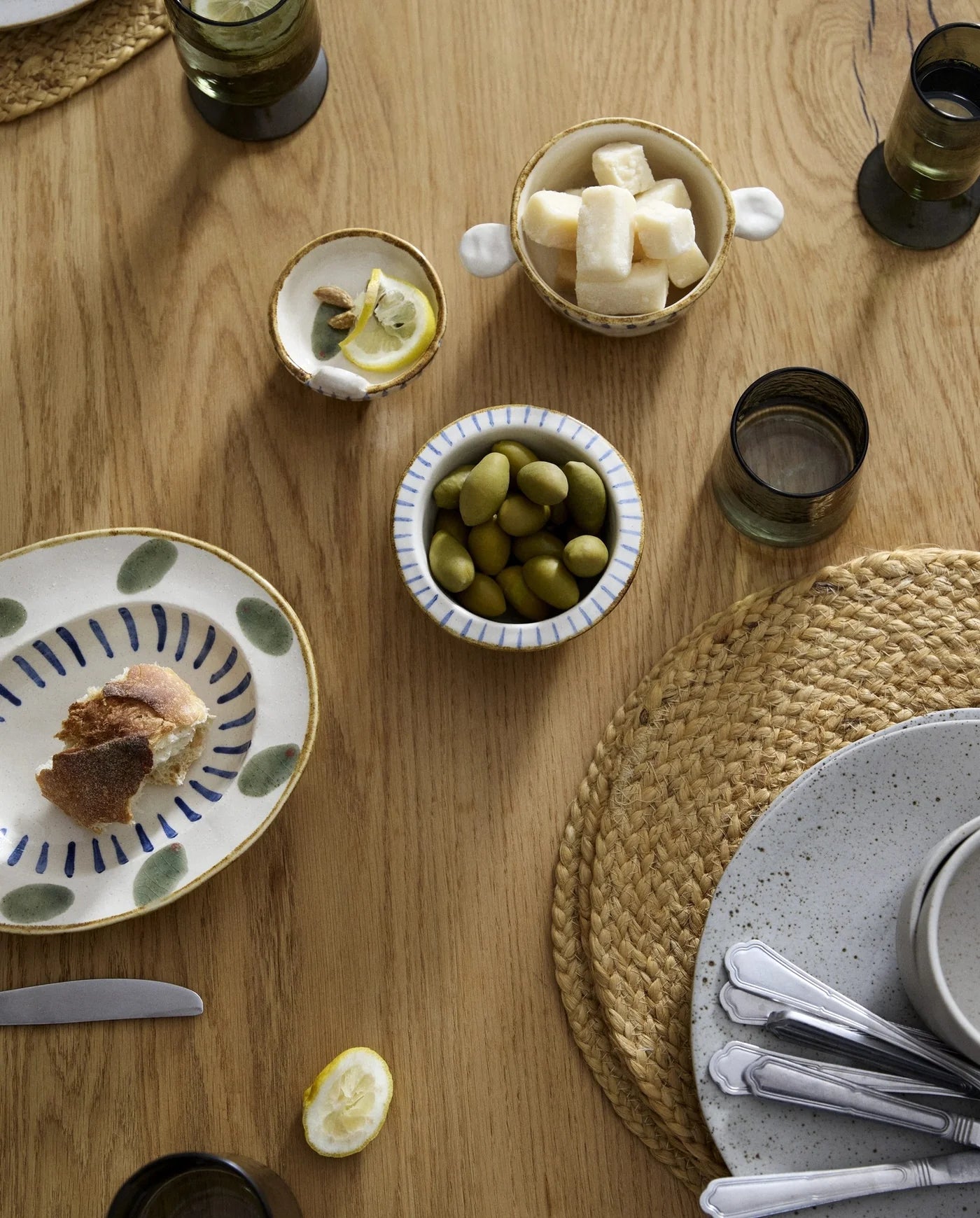 Rund dækkeserviet i jute – køb hos butikalrum.dk