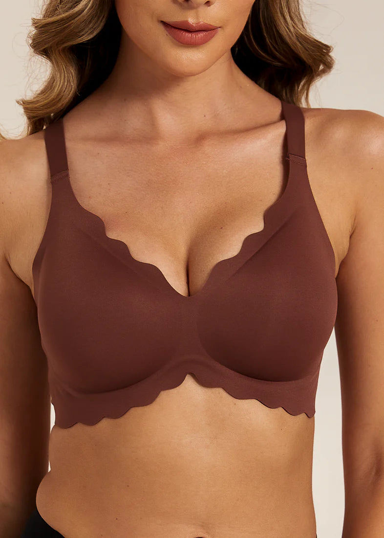 SoftScallop Full Coverage bøjlefri BH i Velvet Chocolate fra FemiFemme med sømløst design og fuld dækning – køb hos Butik Alrum på Amager eller online på butikalrum.dk.
