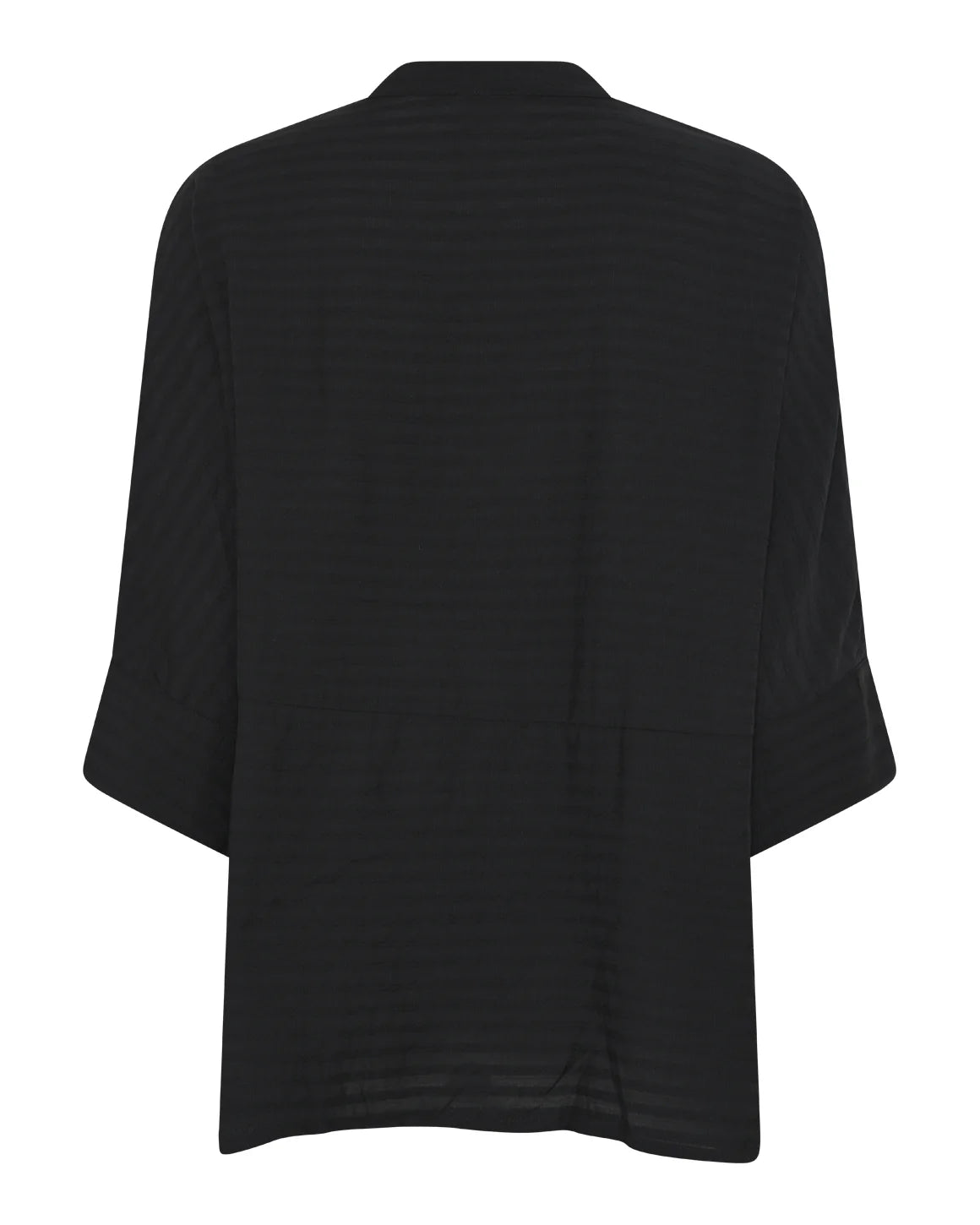 Sofie Blouse – tone-i-tone stribet bluse med 3/4-ærmer, skjult knaplukning og ståkrave.