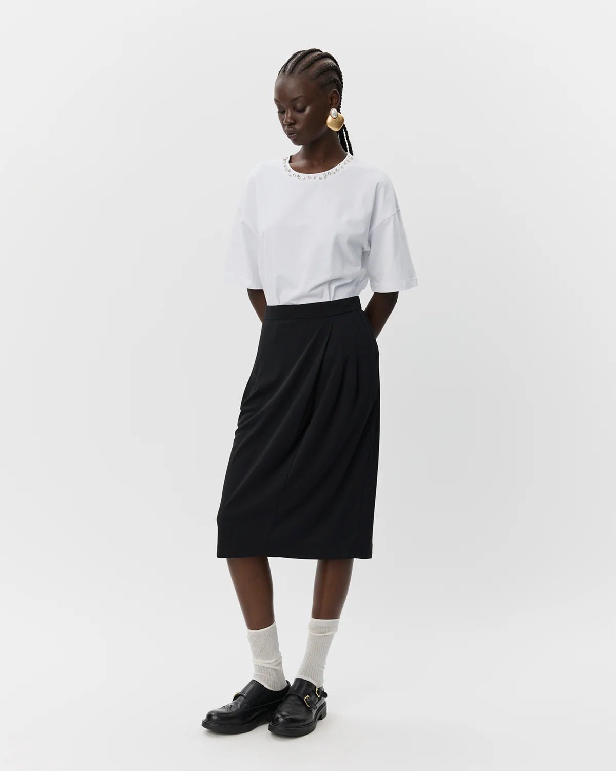 Køb THEASW nederdel i sort fra Sofie Schnoor hos butikalrum.dk – elegant high-waist pencil nederdel