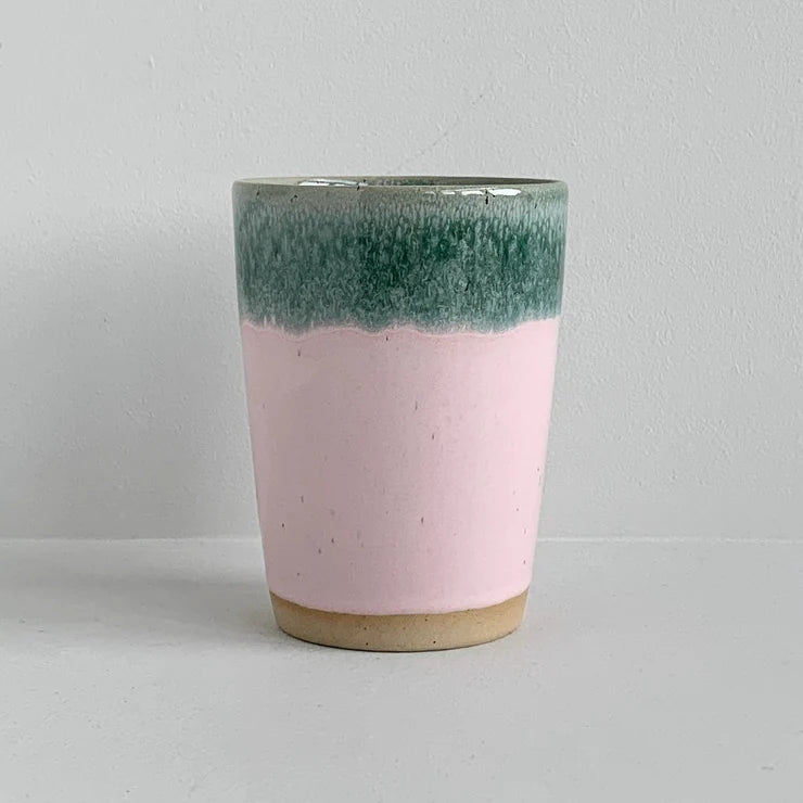 Håndlavet Tall Cup i Candy Pop, Ø7,5 cm, H10,5 cm fra Bornholms Keramikfabrik