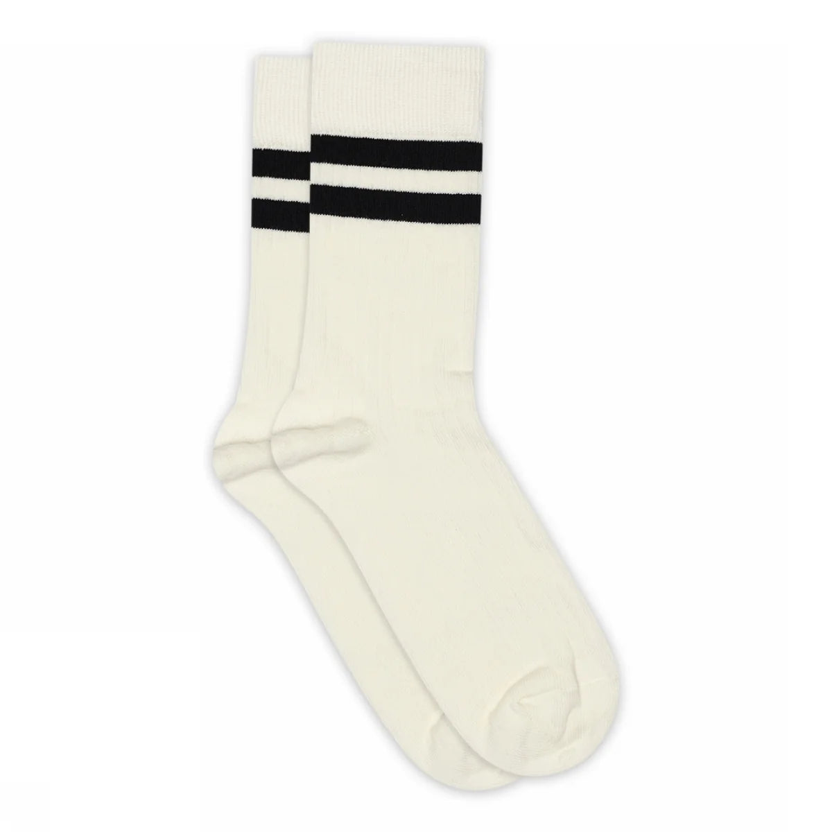 Tina socks fra MPWoman i hvid med to sorte striber, ribstruktur, bred elastikkant og forstærket hæl og tå.