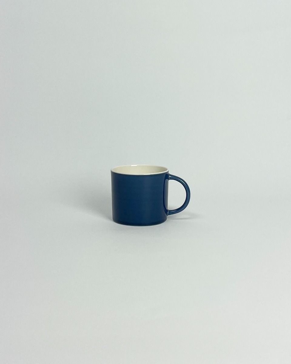 Candy Cup eller Espresso Cup i denimblå porcelæn fra Anne Black – køb hos Butik Alrum