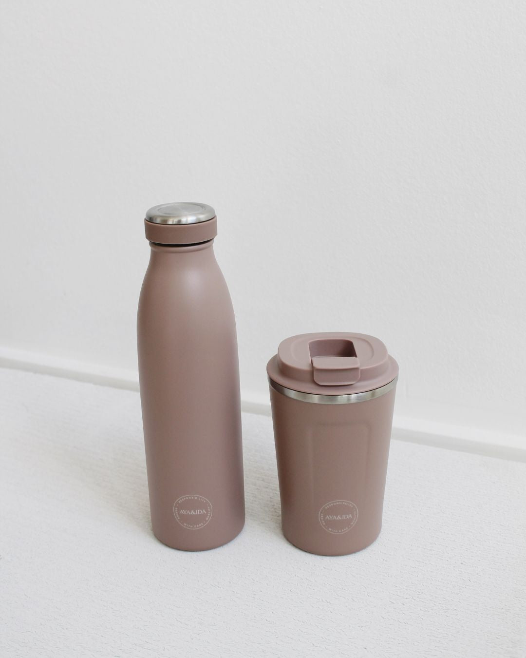 Aya Ida Cup2Go 380 ml – genanvendelig termokop i moderne design, perfekt til varme og kolde drikke på farten. 380 ml kapacitet.