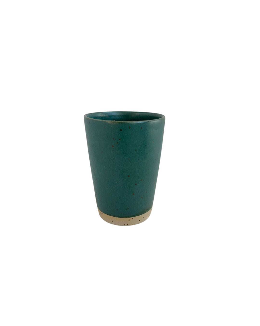 Håndlavet Tall Cup fra Bornholms Keramik i Autumn Green med unikke glasurdetaljer.