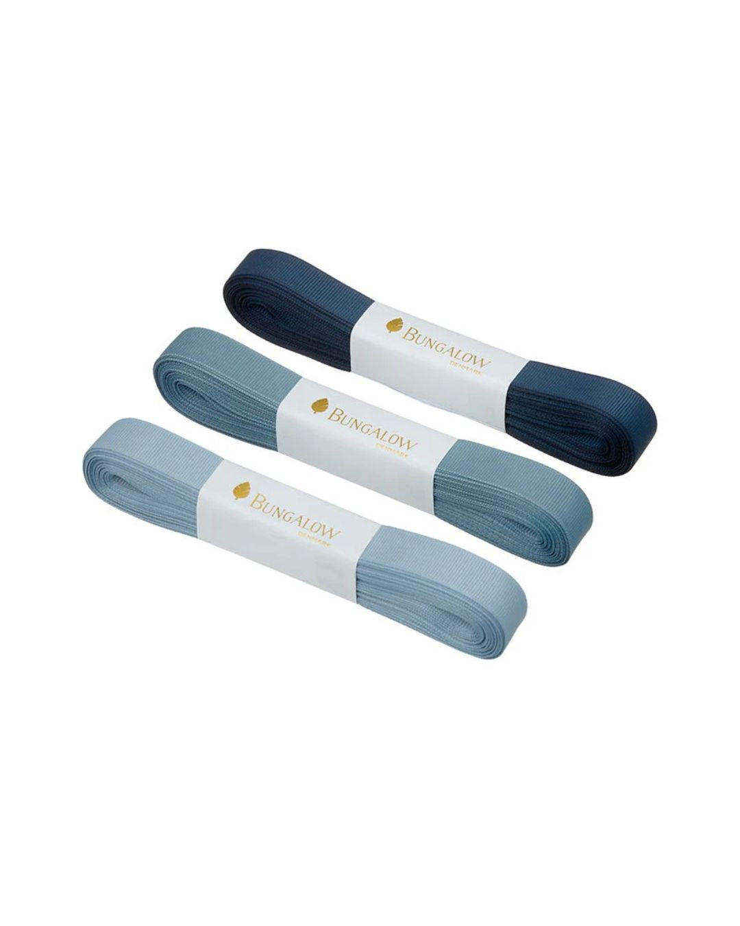 3-pak gavebånd i skønne farver, ideelle til gaveindpakning og kreative projekter.