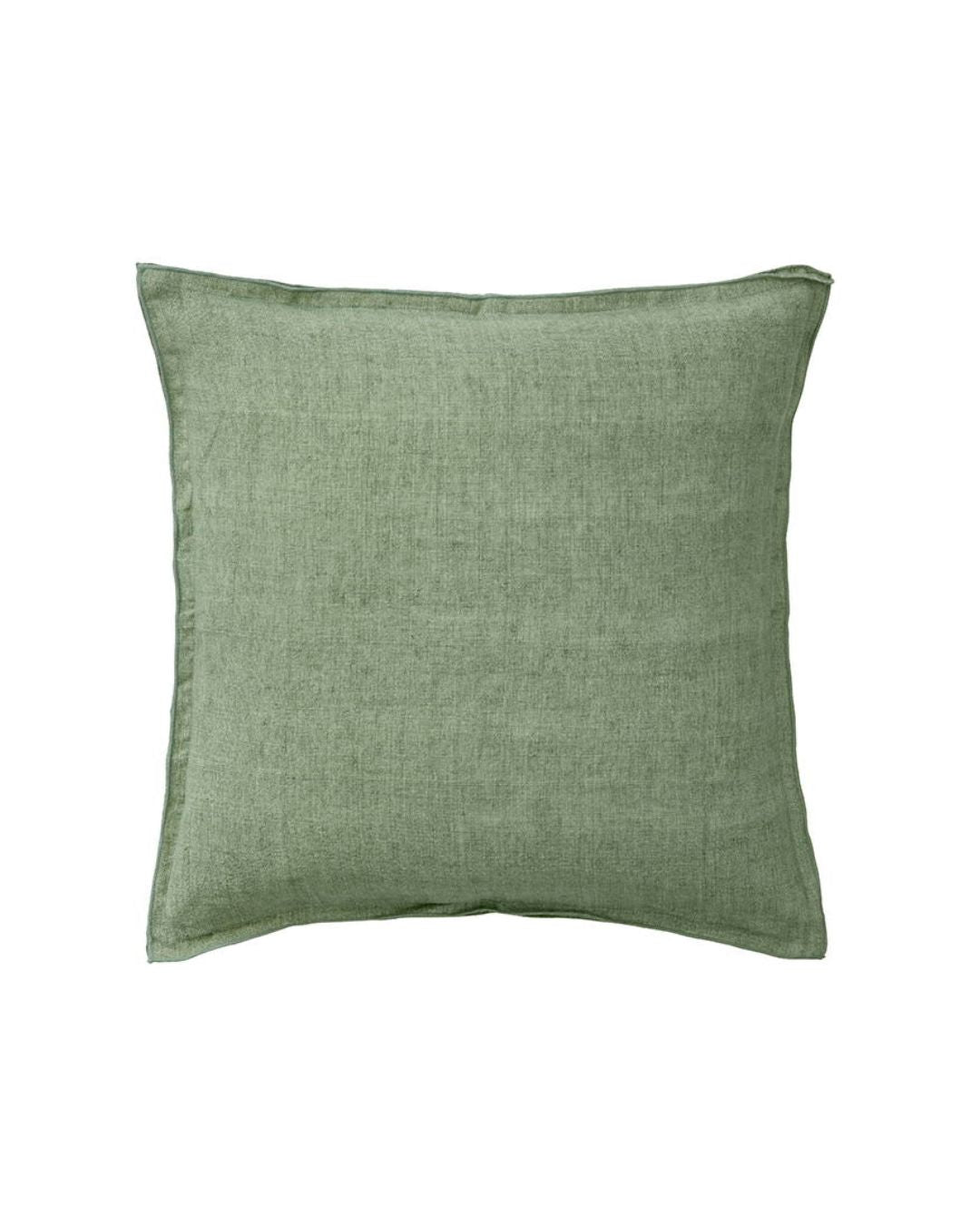 Bungalow linen pude 50x50 cm i farven Sea Grass med inderpude, fremhæver tekstur og komfort i indretningen