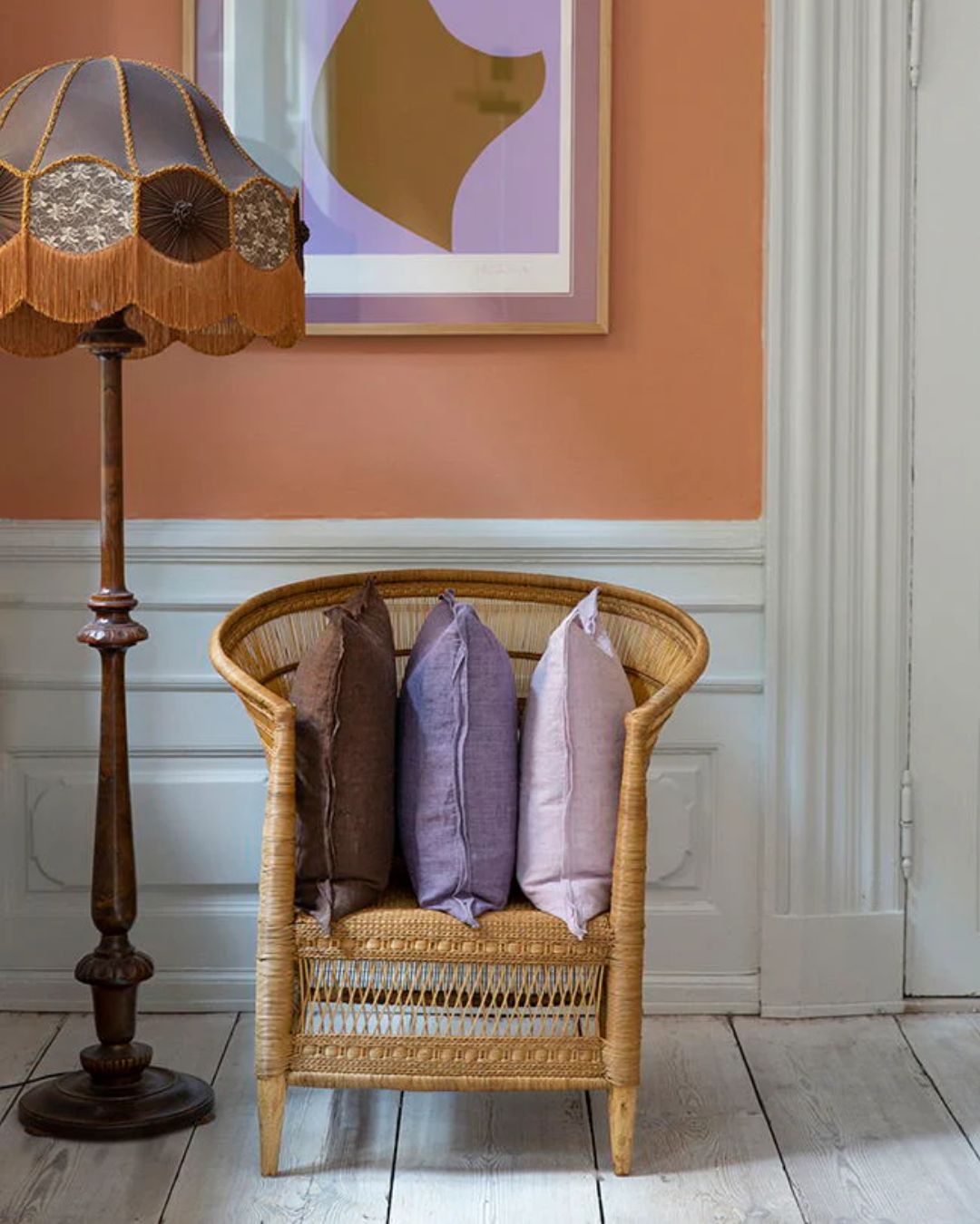 Bungalow linen pude 50x50 cm i farven lilla med inderpude, fremhæver tekstur og komfort i indretningen