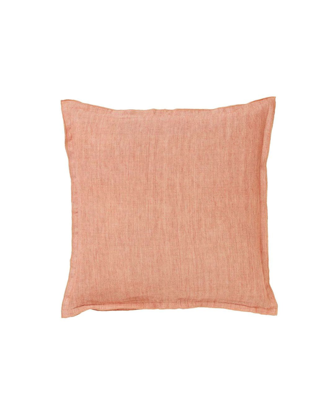 Bungalow linen pude 50x50 cm i farven melon, orange med inderpude, fremhæver tekstur og komfort i indretningen