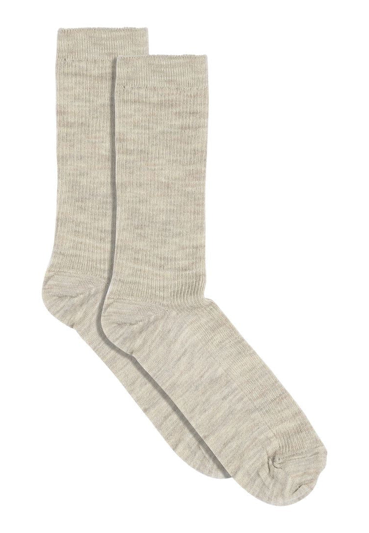 Fine Wool Rib Socks fra MPwoman i Light Brown Melange, tynde og bløde ribstrømper i merinould med forstærket hæl og tå – køb hos butikalrum.dk.