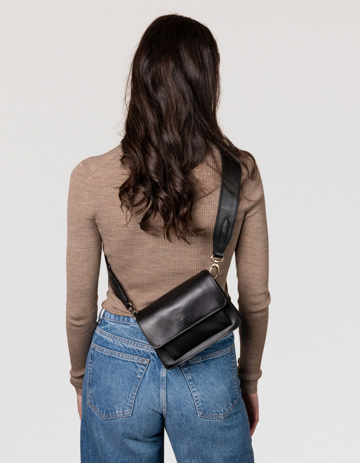 Harper Mini taske fra O My Bag i sort med to remme – køb hos butikalrum.dk.