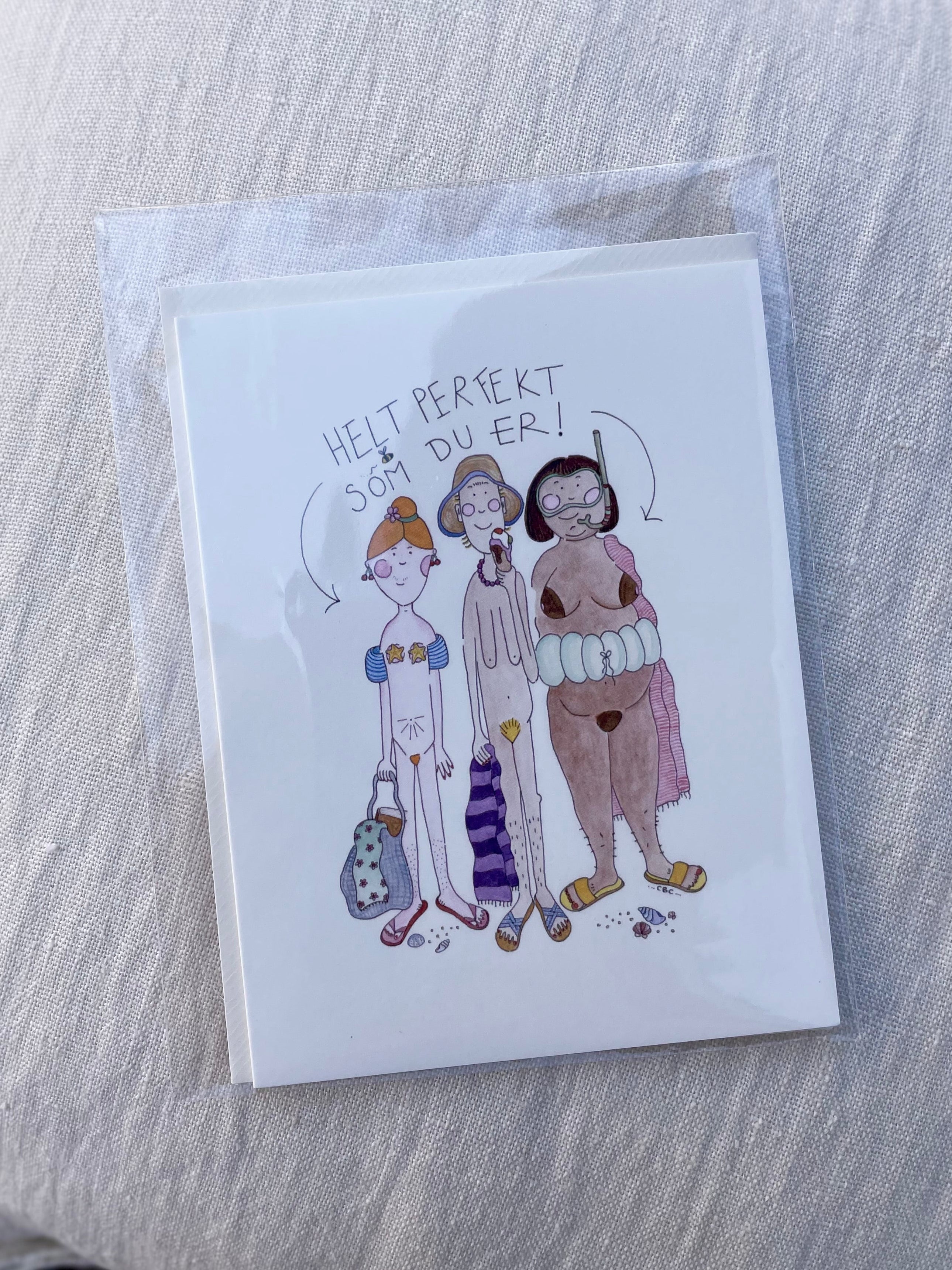A6 kort med tre kvinder om sommeren med snorkel og badevinger, teksten "Helt perfekt som du er", illustreret af Cecilie Birk Carmona – køb hos Butik Alrum på Amager eller online på butikalrum.dk.