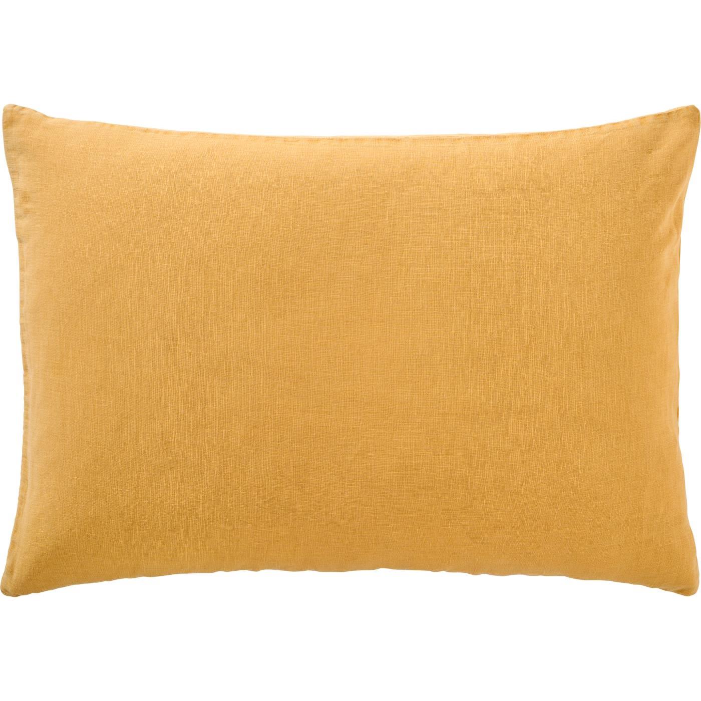 Pudebetræk i 100% hør i farven Harvest Yellow, størrelse 50x70 cm inkl. pudefyld – køb hos Butik Alrum på Amager eller online på butikalrum.dk.
