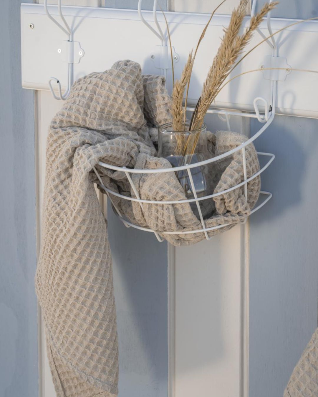 Blødt vaffelhåndklæde i bomuld, fås i hvid, beige og grå.