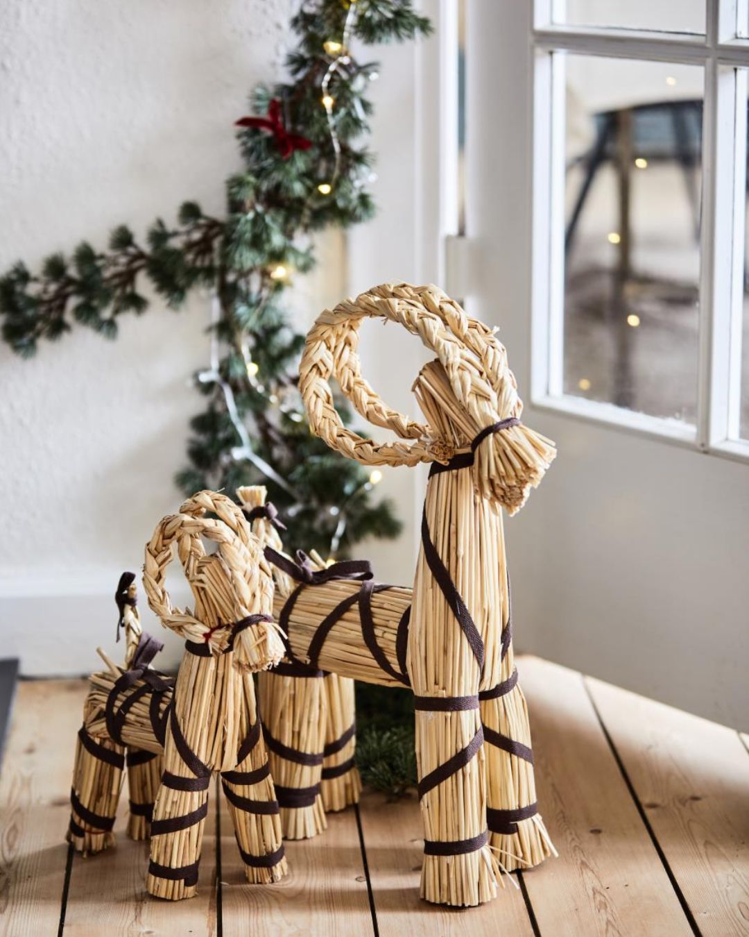 Julebuk i halm, klassisk skandinavisk julepynt