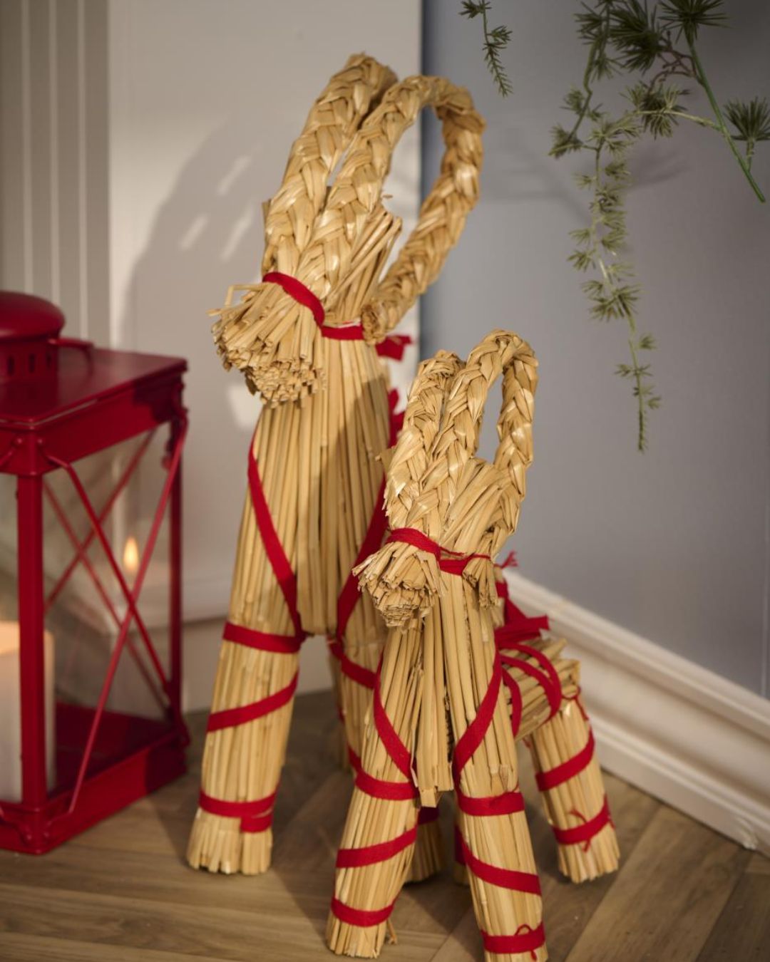 Julebuk i halm, klassisk skandinavisk julepynt