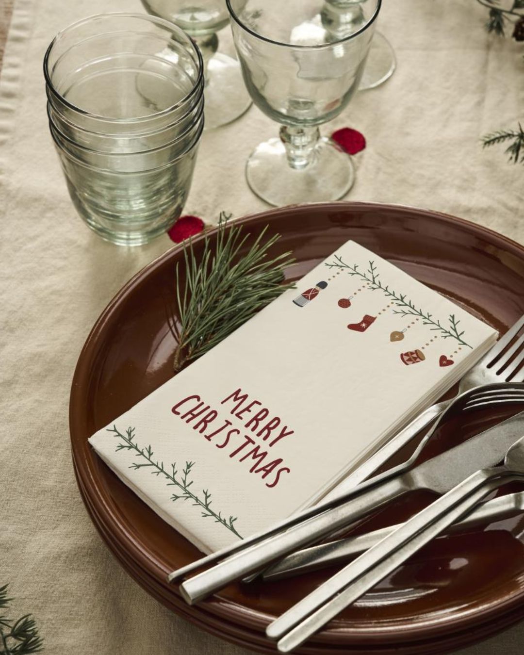 Juleservietter med søde julemotiver, perfekt til at skabe hygge ved bordet i de kolde måneder