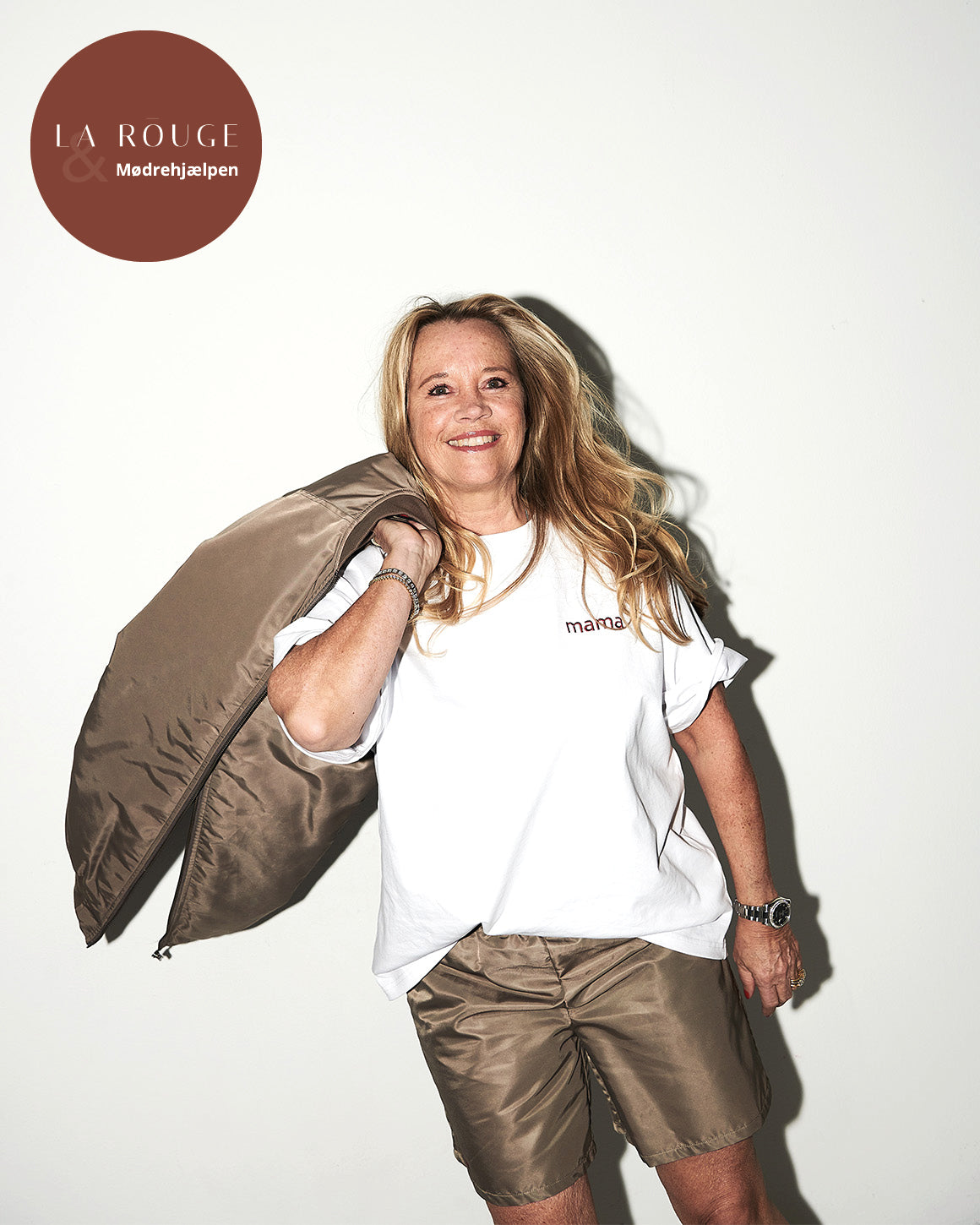 la-rouge-rebecca-tshirt-mama-hvid-mødrehjælpen