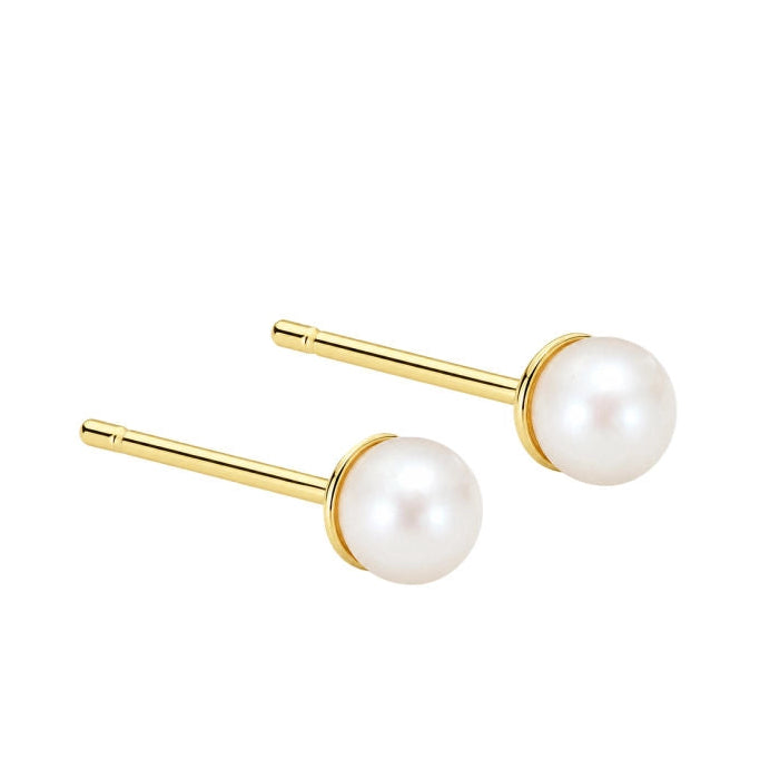 Lola Pearl 3 mm ørestikker fra Aqua Dulce med klare, hvide ferskvandsperler i 925 forgyldt sterling sølv.