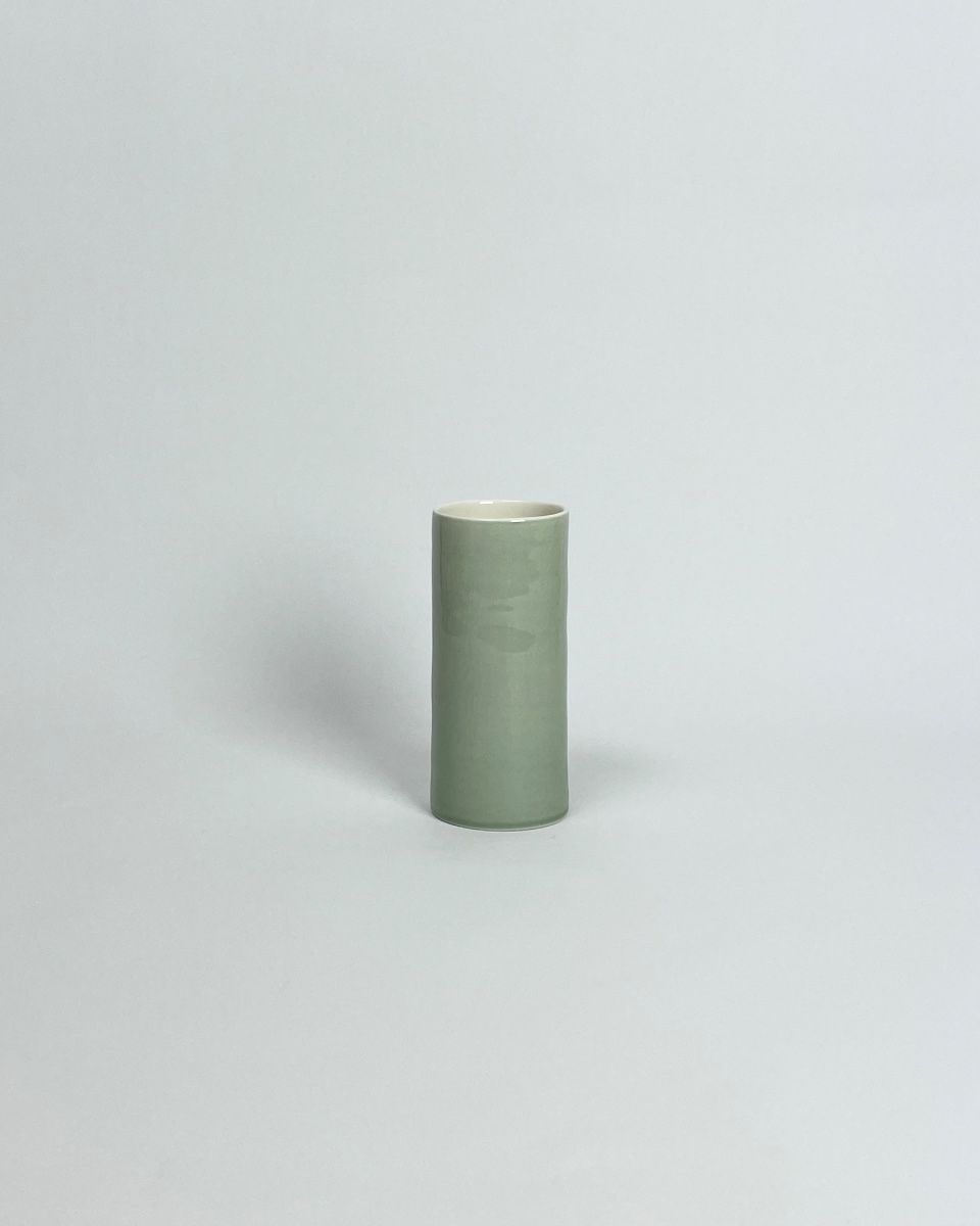 Anne Black Bloom vase Medium i jadegrøn porcelæn – køb hos butikalrum.dk