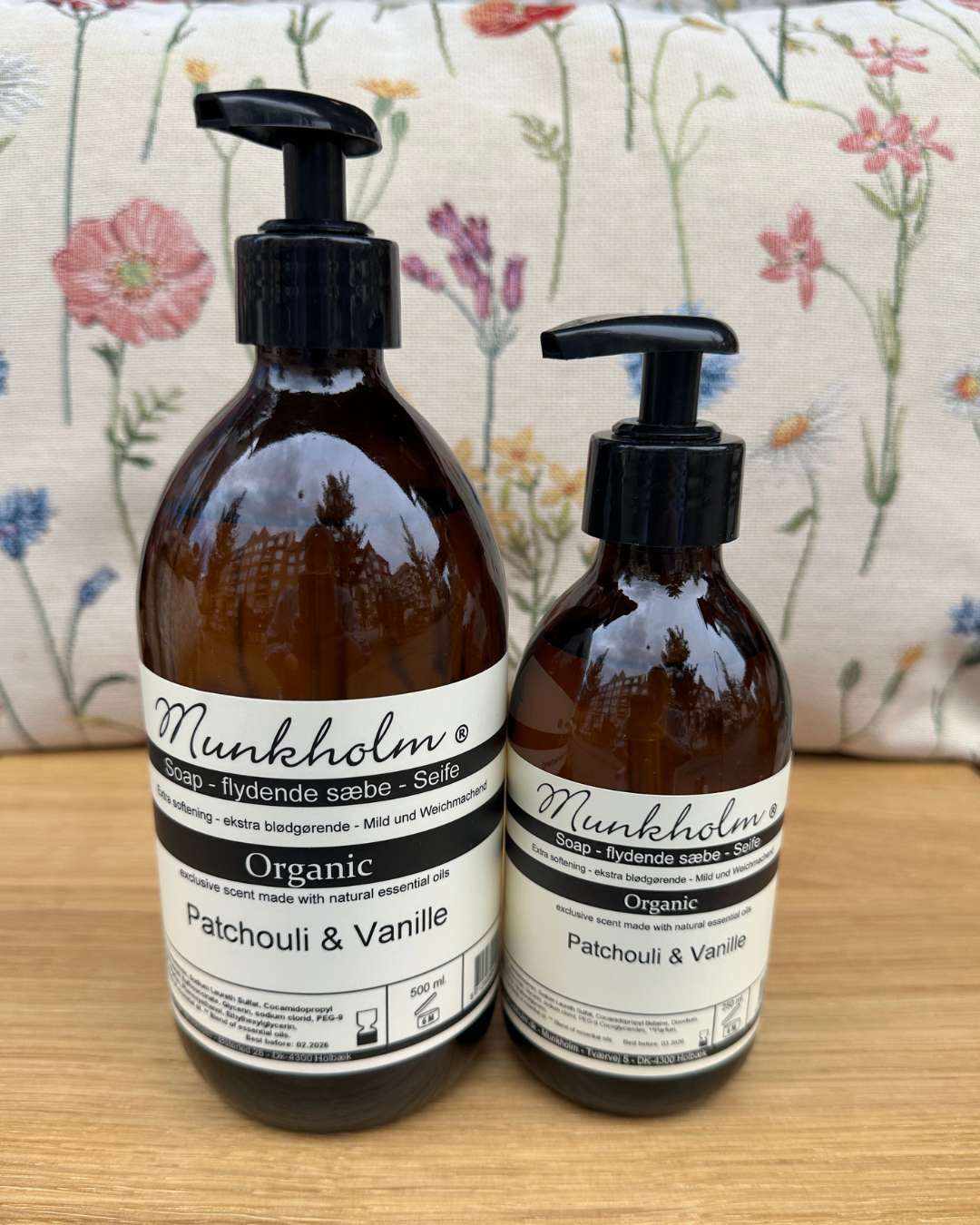 Flydende håndsæbe med Patchouli & Vanilje, 500 ml, med aloe vera og glycerin, dufter af patchouli og vanilje.