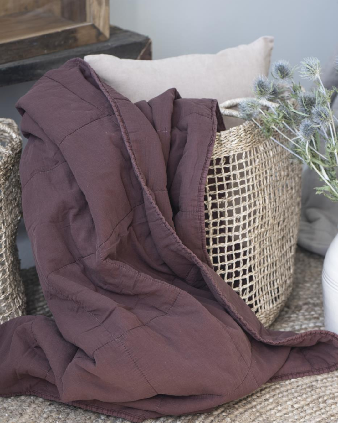 Vintage Quilt lavet af 100% bomuld, stenvasket for ekstra blødhed og slidte udtryk, mål 130 x 180 cm.