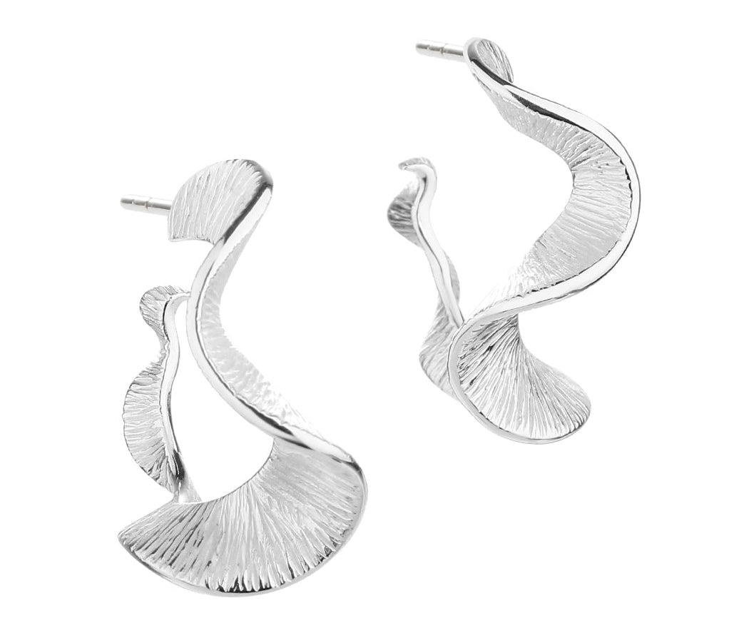 Rhumba ørering i 925 Sterling sølv – stor 30 mm creol med buet og mønstret design, nikkelfri | Køb hos butikalrum.dk