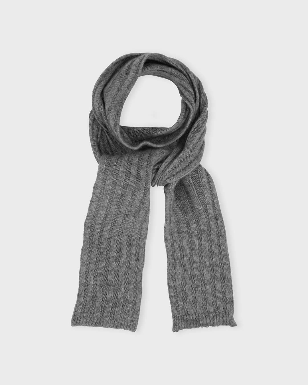 Yndigt uni sex tørklæde i 100% cashmere, håndlavet i Kathmandu med traditionel metode. Perfekt til hele året rundt.