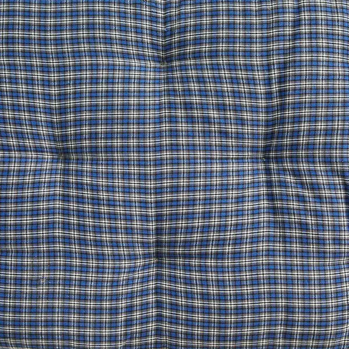 Ternet bomuldsmadras fra Madam Stoltz 45x125 cm i blå, grå og hvid til bænk inde og ude
