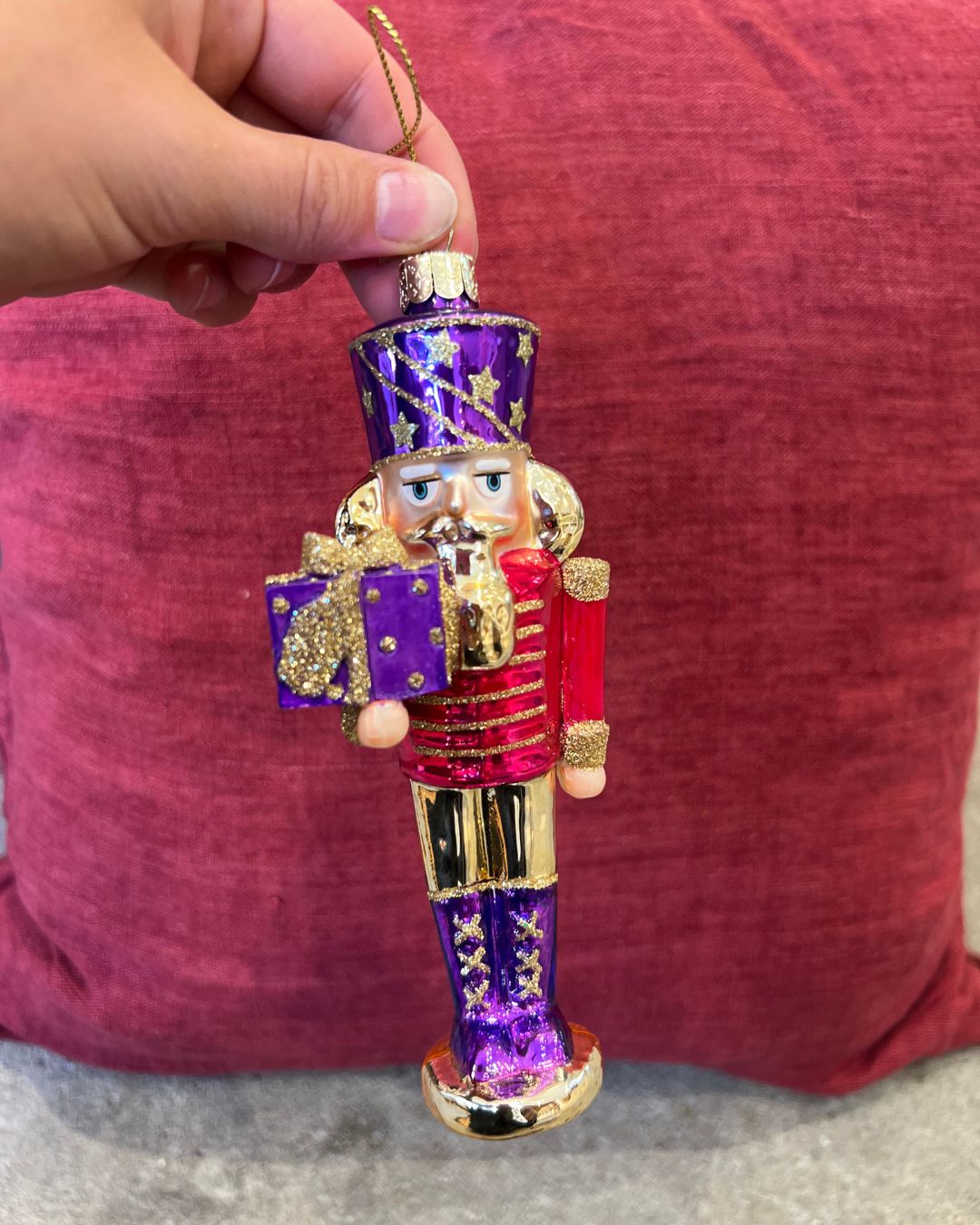 Anderledes juleornament fra Vandel tilføjer personlighed og humor til juleudsmykningen.