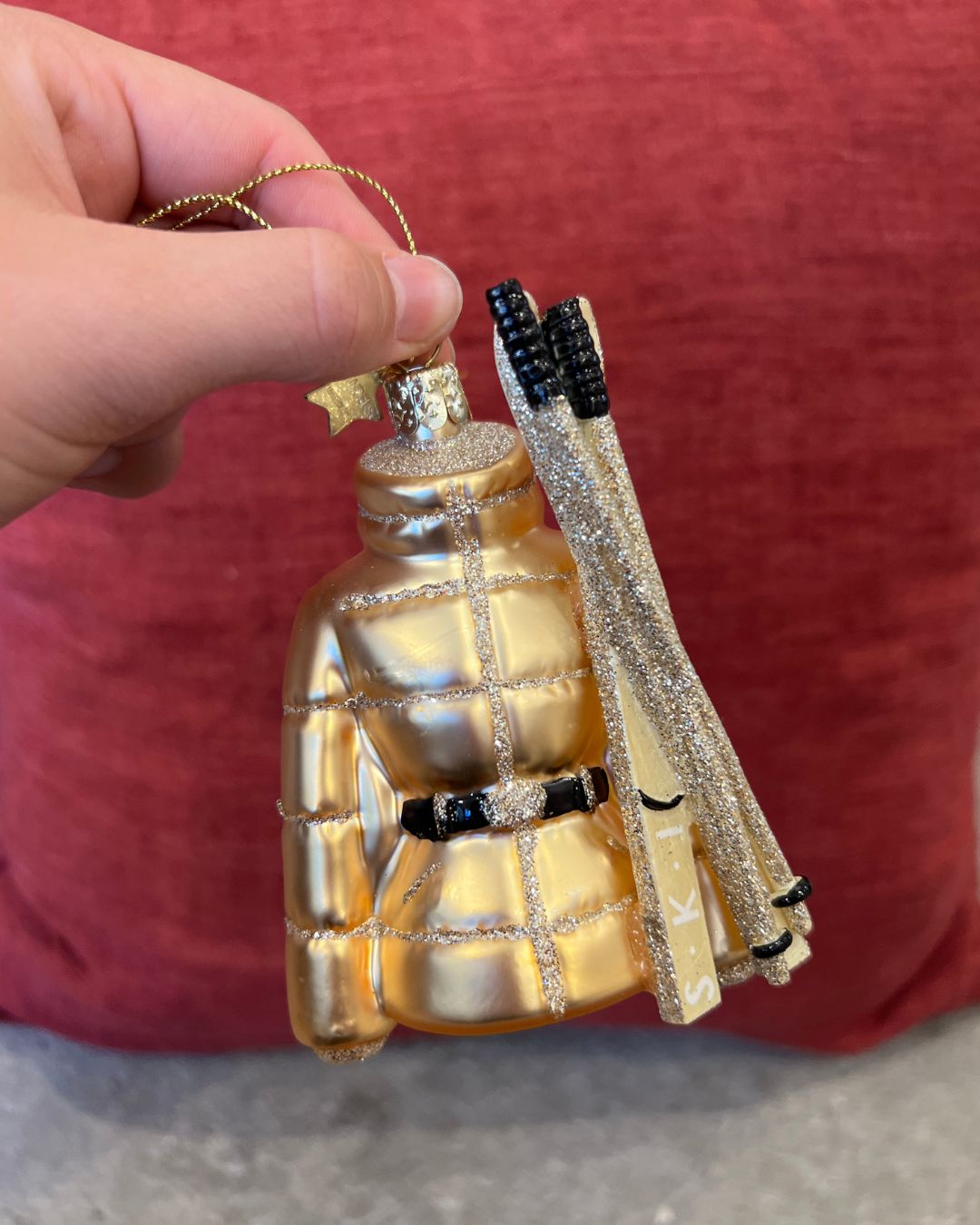 Anderledes juleornament fra Vandel tilføjer personlighed og humor til juleudsmykningen.