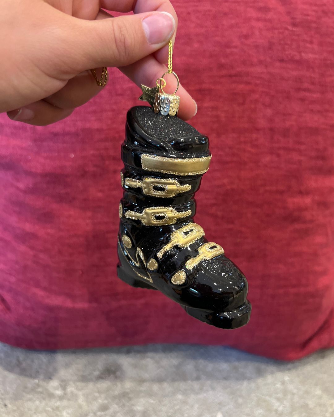 Anderledes juleornament fra Vandel tilføjer personlighed og humor til juleudsmykningen.