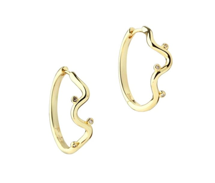 Wavy Hoops øreringe på 25 mm med klare zirkonia og bølget design | Køb hos butikalrum.dk