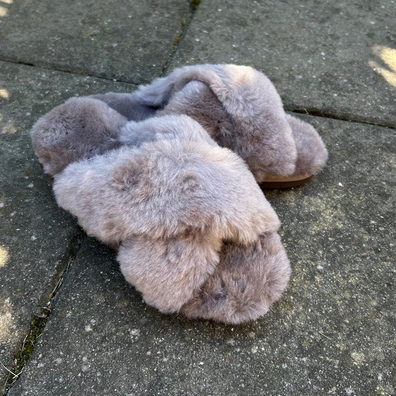 Bløde uld hjemmesko i taupe – køb hos butikalrum.dk