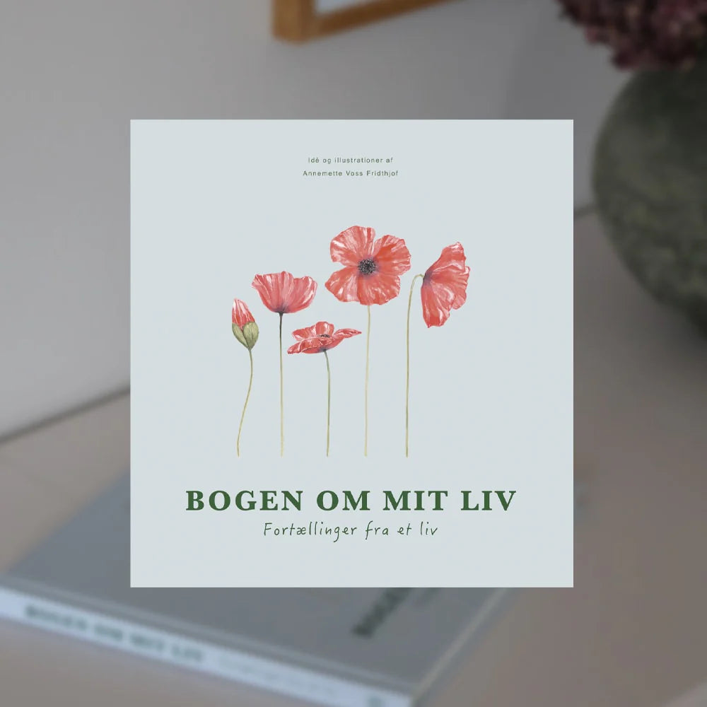 Bogen om mit liv af All By Voss – udfyld selv-bog til voksne med plads til minder, historier og billeder, hardback med soft touch, 132 sider