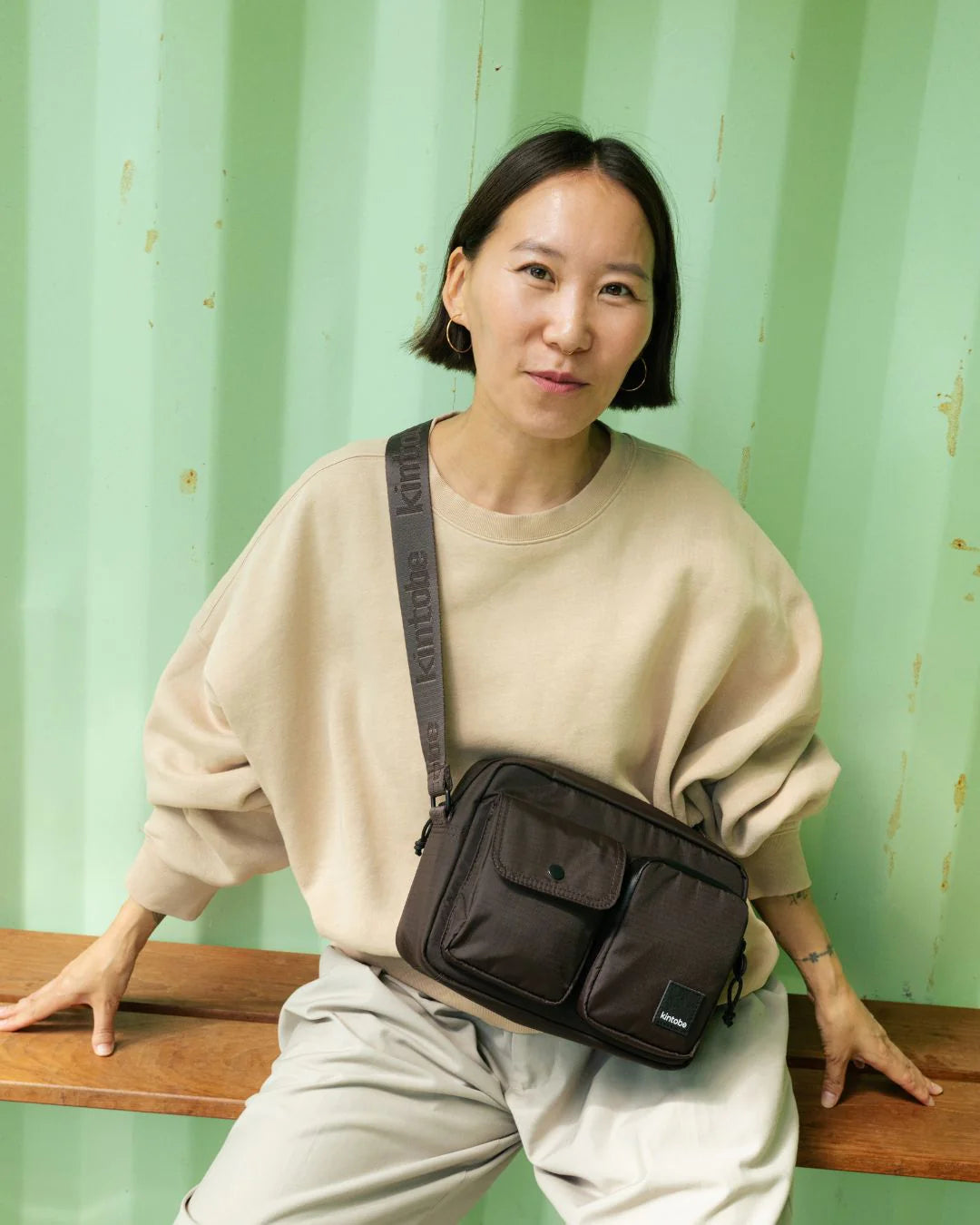 Miles messenger-taske i Downtown Mocha – kompakt hverdagstaske med flere rum