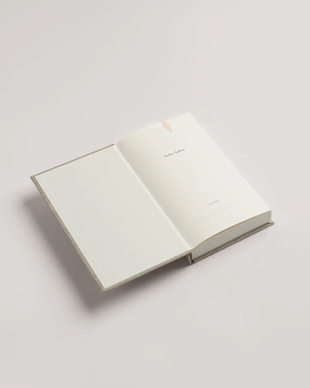 Æstetisk notesbog fra Atelier Aarhus med 365 blanke sider – køb hos butikalrum.dk