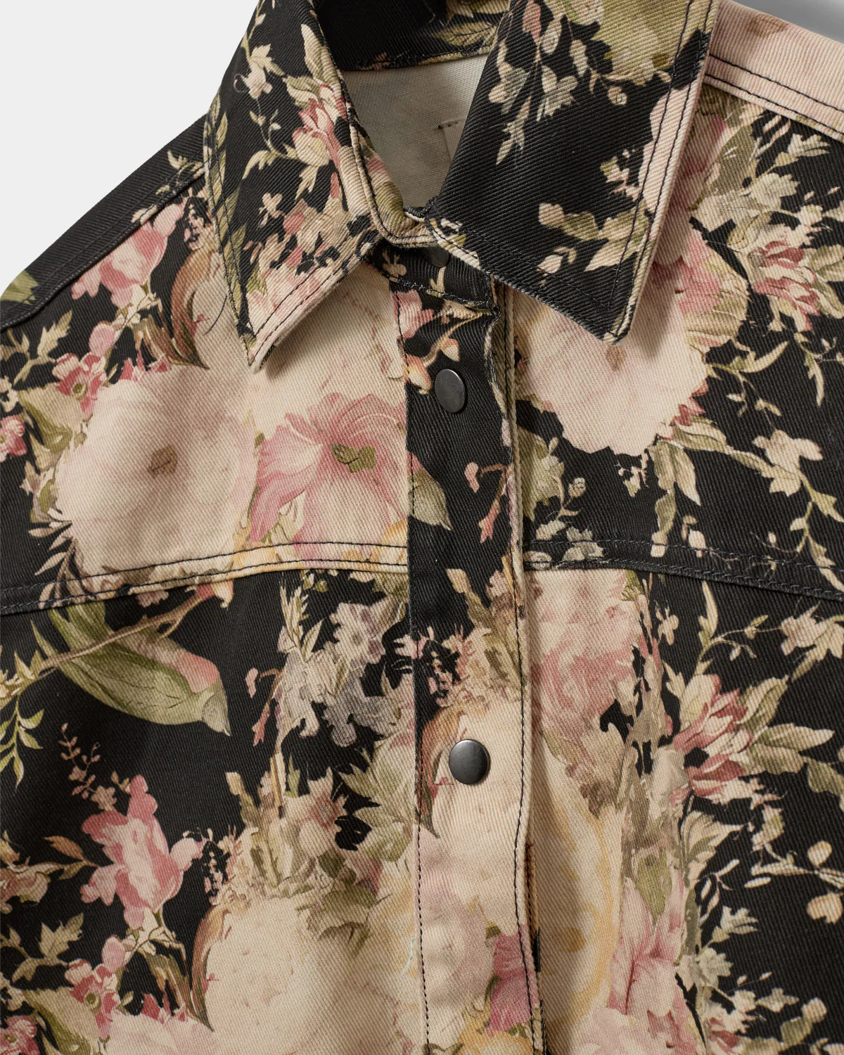 AMAYA SW boxy denimjakke i flower mix med frontlommer – butikalrum.dk | butikalrum.dk