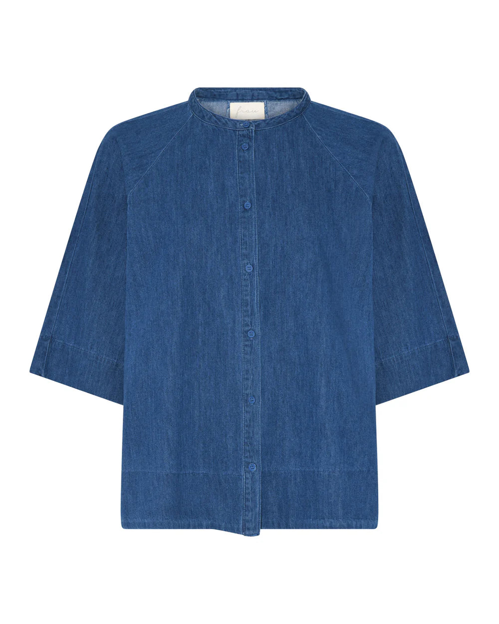 Abu Dhabi Denim Top fra Frau i clear denim blue med 3/4 ærmer, kinakrave og A-formet ryg – køb hos butikalrum.dk